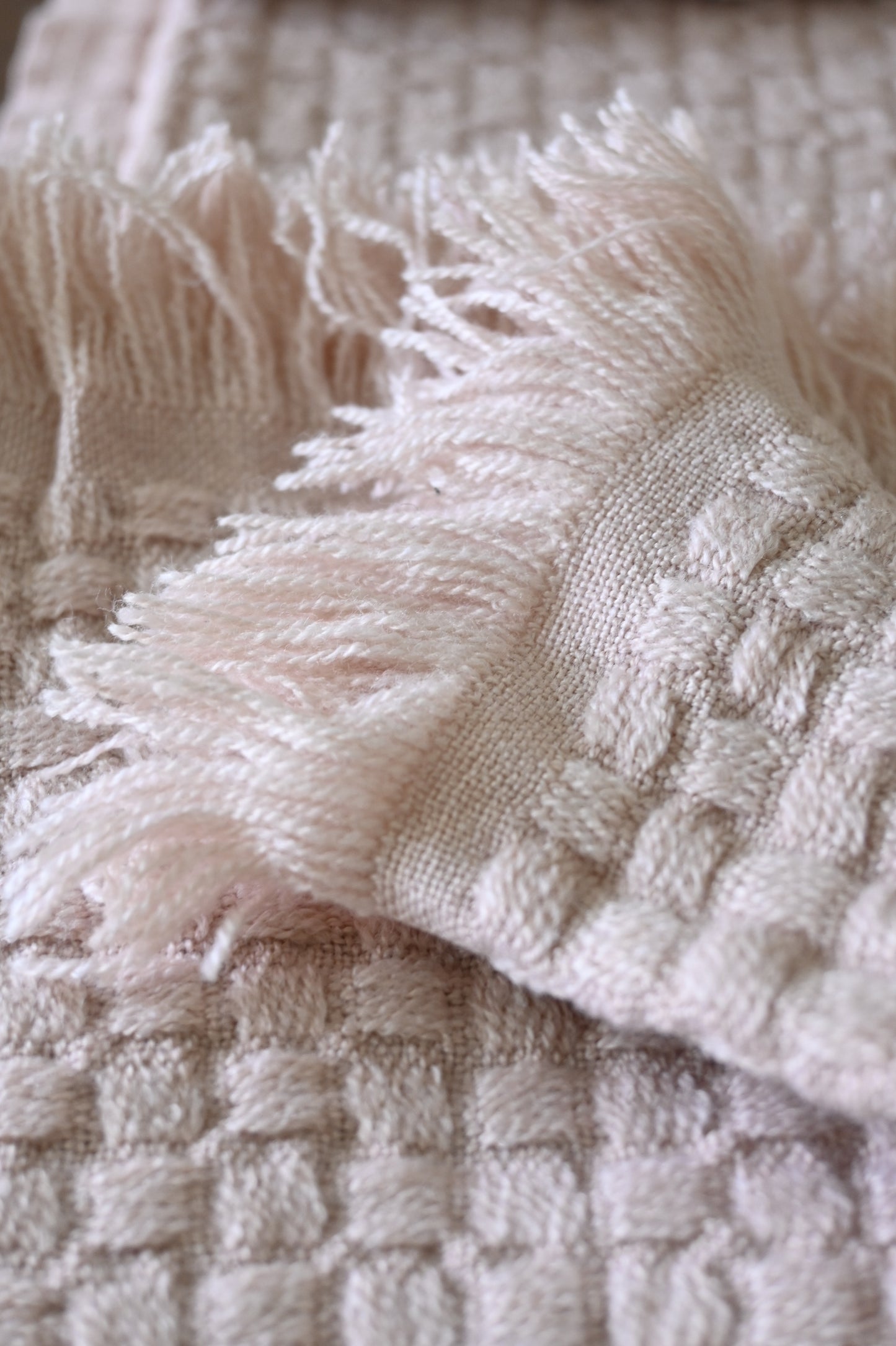 Pastel Pink Throw – Light & Airy Comfort