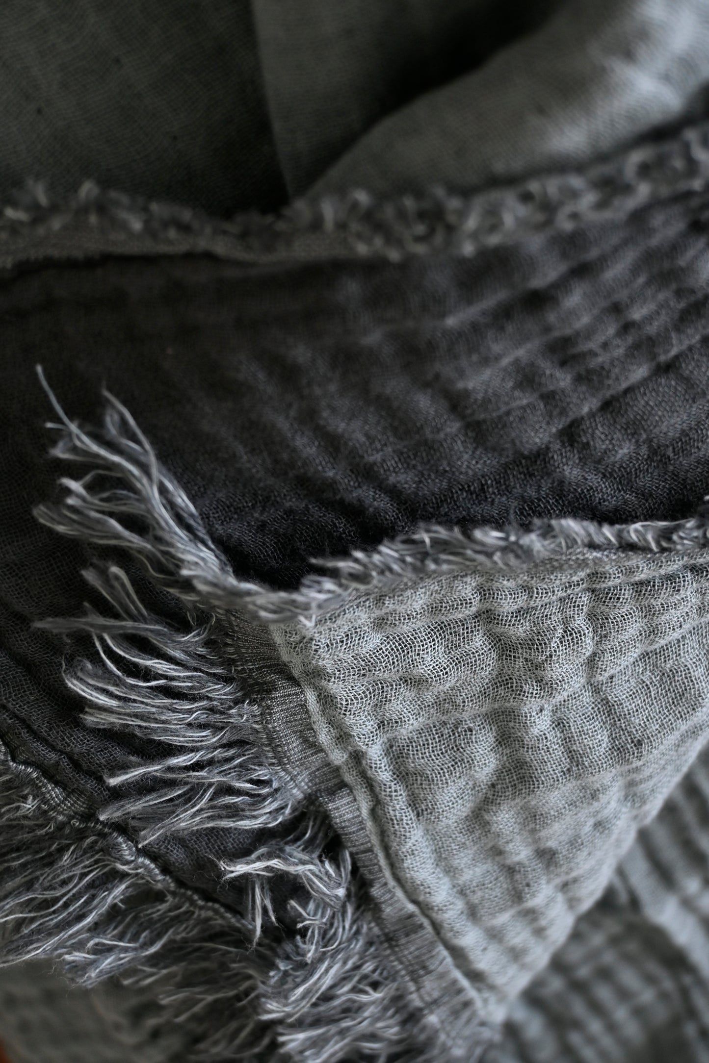 Airy Woven Throw – Blue-Grey Serenity, 150x200 cm