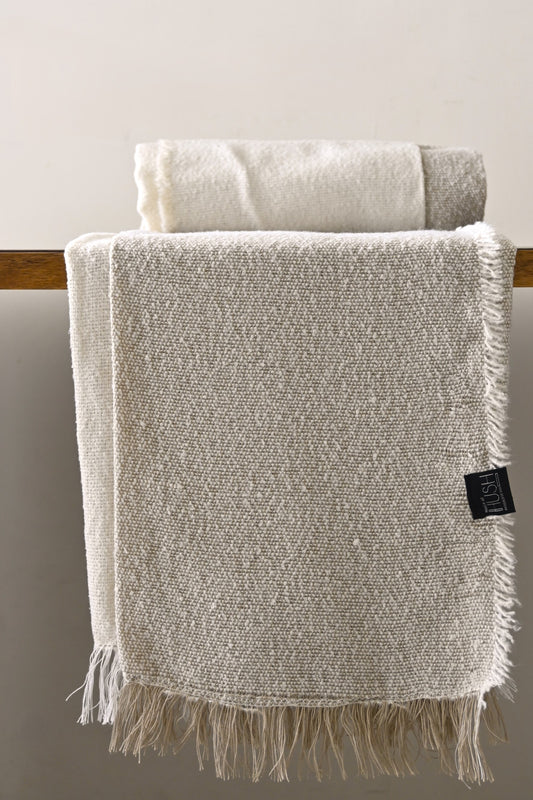Neutral Cozy Throw – Lightweight & Stylish, 130x170 cm